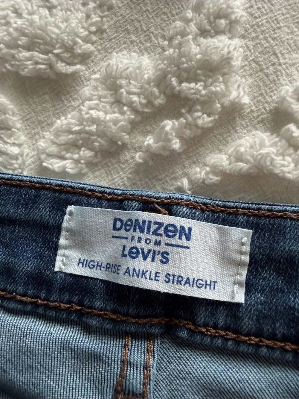 Denizen Levi's Light Blue High-Rise Ankle Straight Jeans. Size 16. Frayed Cuffs.